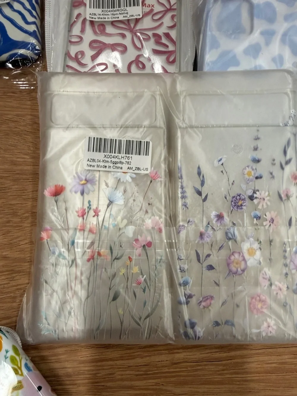 RESALERS‎ BUNDLE- 40 CASES mainly iPhone Cases